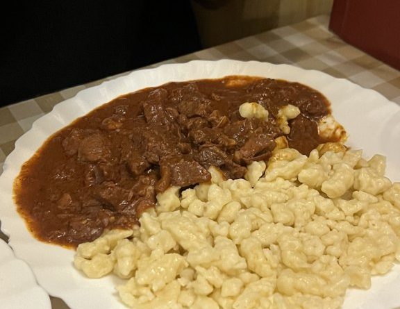 Beef pörkölt in red wine sauce with nokedli at Frici Papa