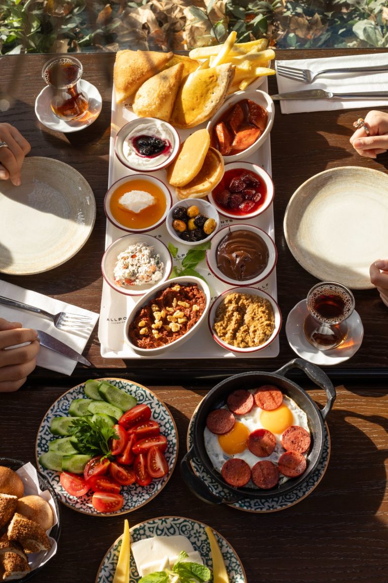 Breakfast at Kırıntı — Moda in Istanbul