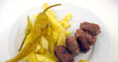 İnegöl köfte at Ekspres İnegöl Köftecisi in Kadıköy, Istanbul